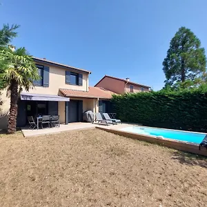 sunny-house-saint-genis-les-ollieres.hotels-rhonealpes.com/